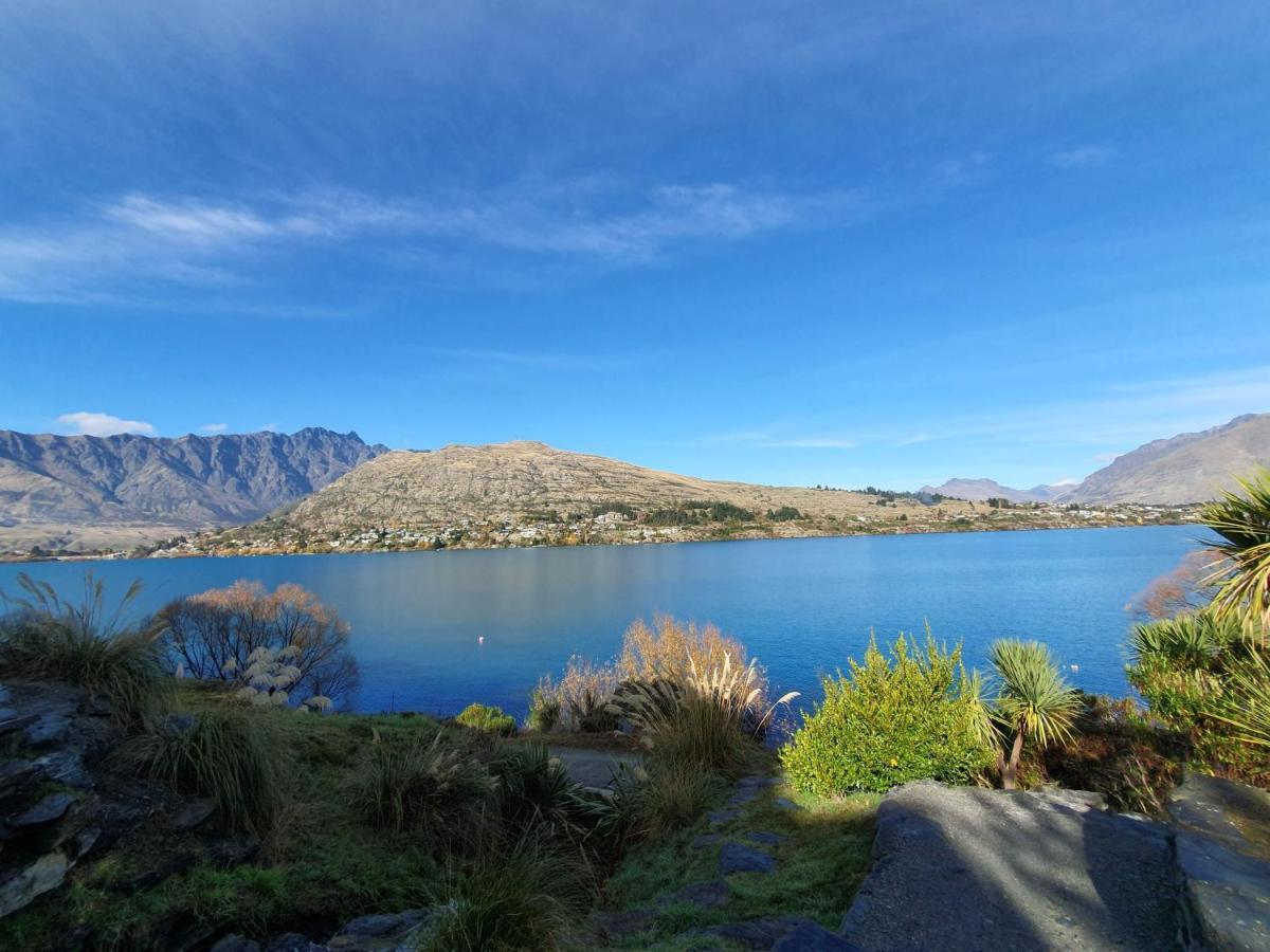 Lakeside Living - Modern 2-Bedroom Apartment Queenstown Bagian luar foto