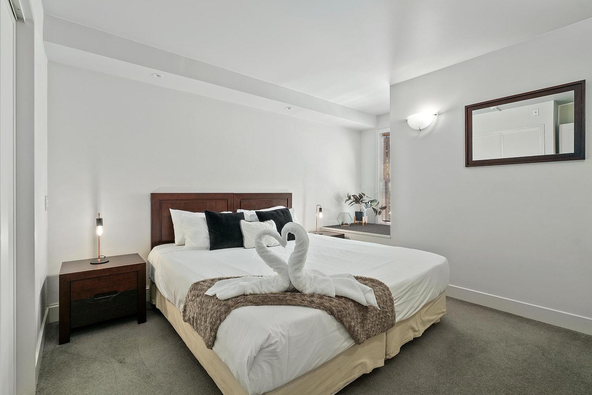 Lakeside Living - Modern 2-Bedroom Apartment Queenstown Bagian luar foto