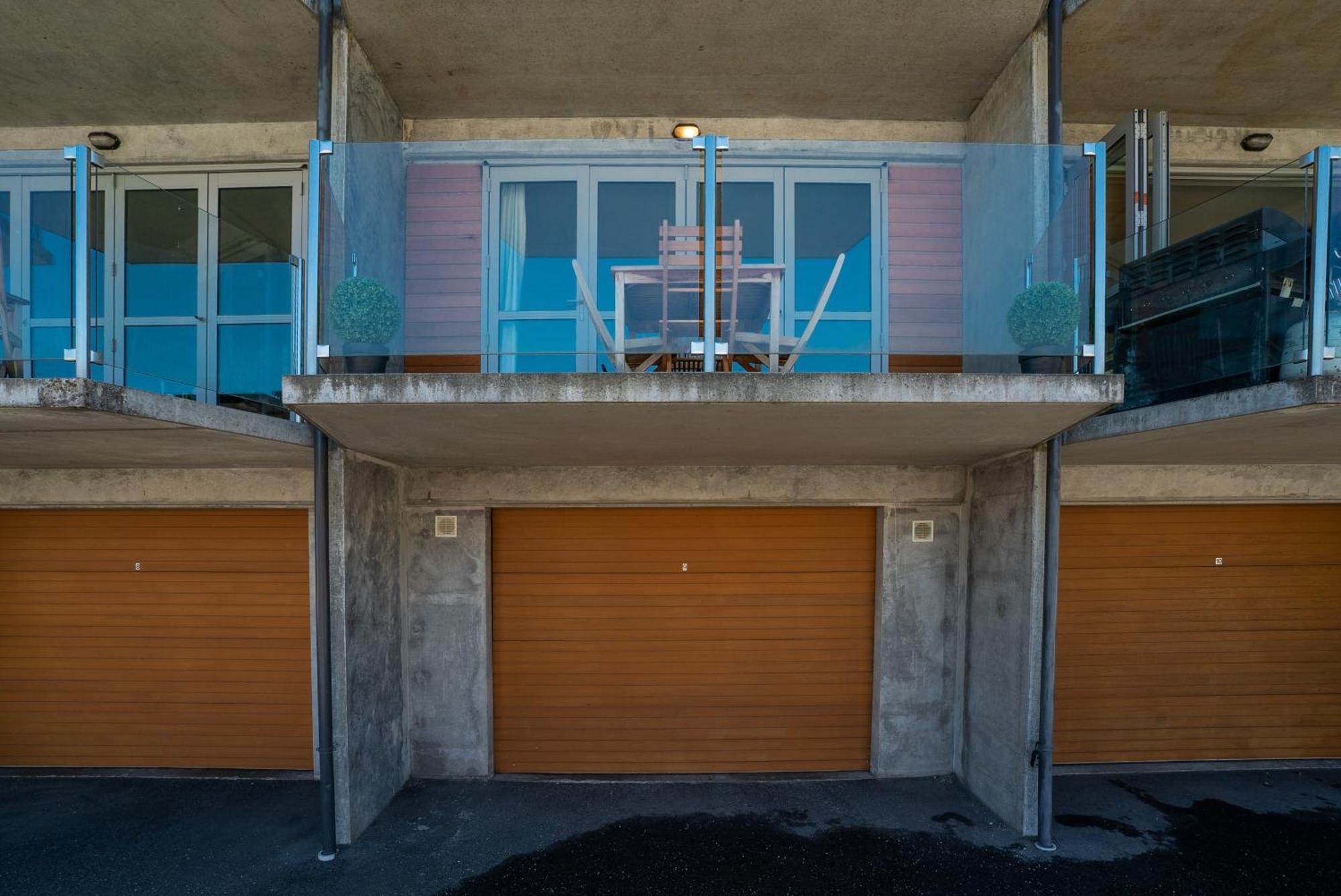 Lakeside Living - Modern 2-Bedroom Apartment Queenstown Bagian luar foto