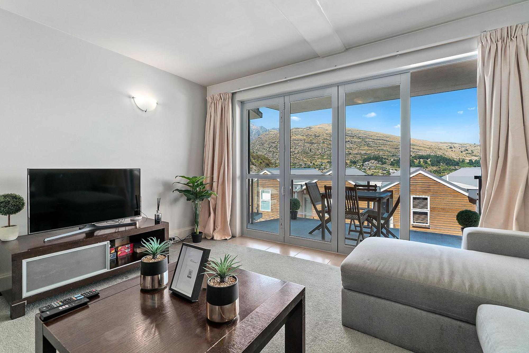 Lakeside Living - Modern 2-Bedroom Apartment Queenstown Bagian luar foto
